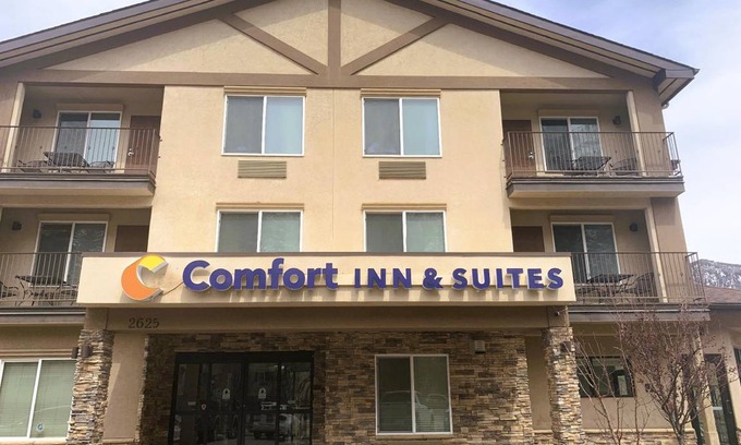 Glenwood Springs Hotel | 54 m² Hotel ∙ 127 guests