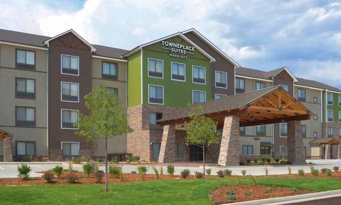 Lone Tree Hotel | 57 m² Hotel ∙ 127 guests