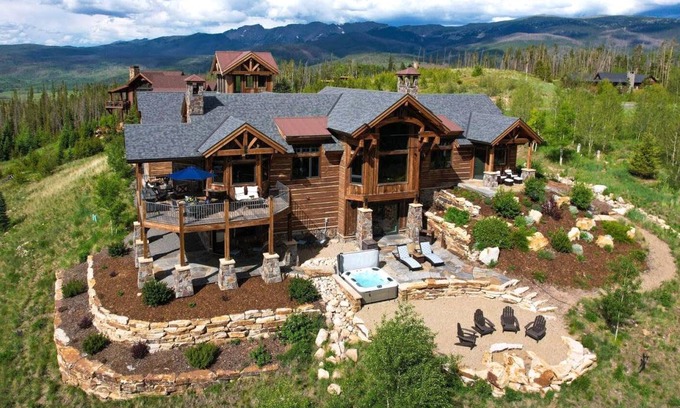 Rendezvous Other | 581 m² Accommodation ∙ 5 bedrooms ∙ 14 guests