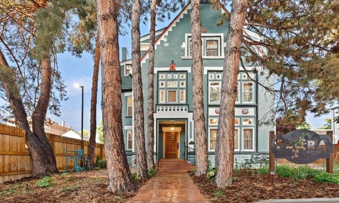 Cheesman Park Hotel | 63 m² Hotel ∙ 2 bedrooms ∙ 5 guests