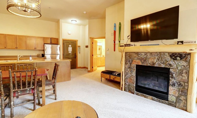 East Village at Copper Condo | 65 m² Condo ∙ 1 bedroom ∙ 6 guests