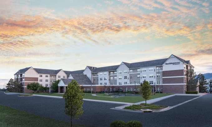 Colorado Springs Hotel | 67 m² Hotel ∙ 127 guests