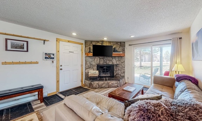 Fraser Condo | 72 m² Condo ∙ 2 bedrooms ∙ 7 guests