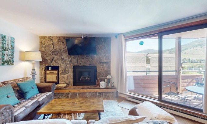 Dillon Condo | 73 m² Condo ∙ 1 bedroom ∙ 4 guests