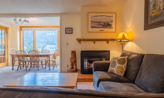 Copper Mountain Village Condo | 74 m² Condo ∙ 1 bedroom ∙ 6 guests