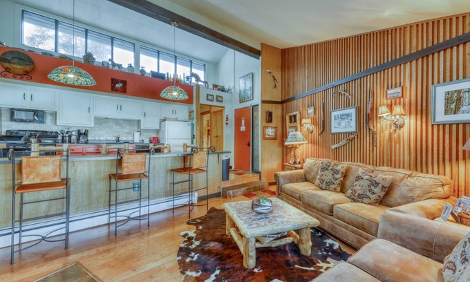 Peak 8 Condo | 78 m² Condo ∙ 2 bedrooms ∙ 6 guests