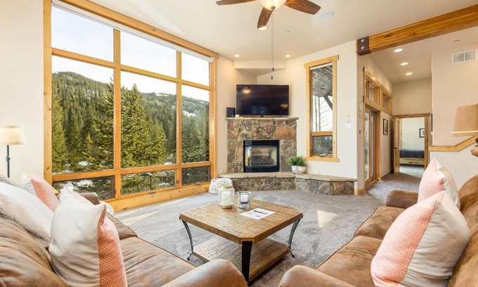 River Run Apartment | 8201 Mill Creek - Private Hot Tub! condo