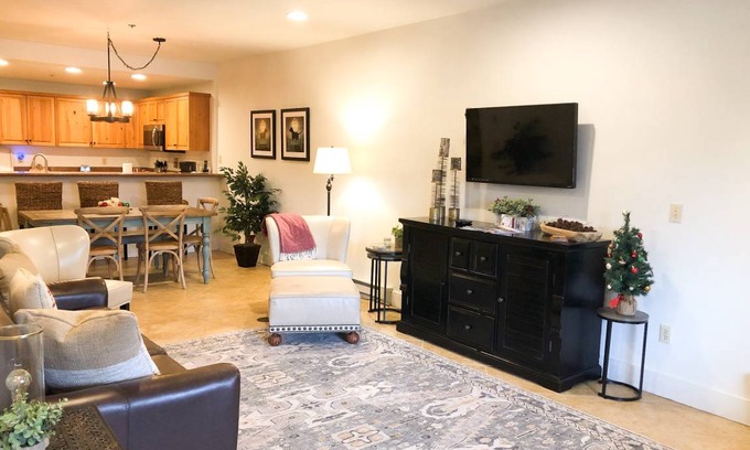 Mountain Village Condo | 84 m² Condo ∙ 1 bedroom ∙ 2 guests