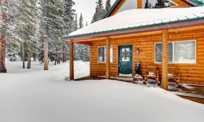 Valley of the Sun Cabin | 89 m² Cabin ∙ 2 bedrooms ∙ 4 guests