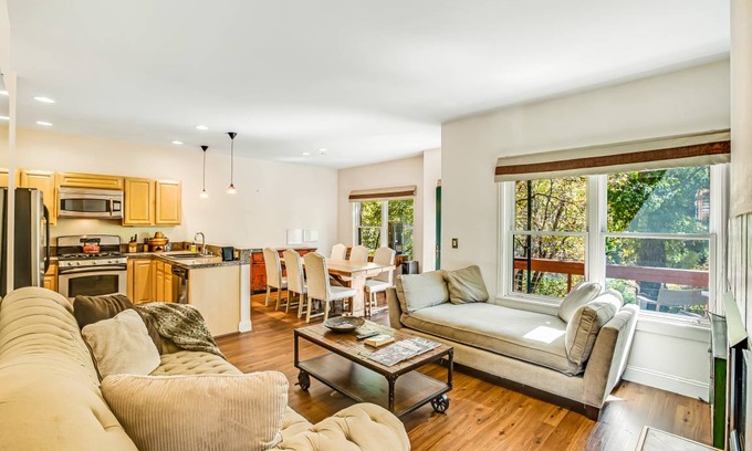 Basalt Condo | 90 m² Condo ∙ 2 bedrooms ∙ 5 guests