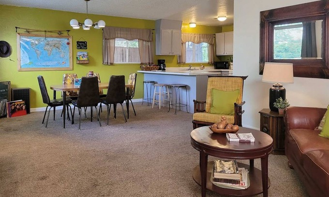Pear Park Cottage | 92 m² Cabin ∙ 2 bedrooms ∙ 6 guests