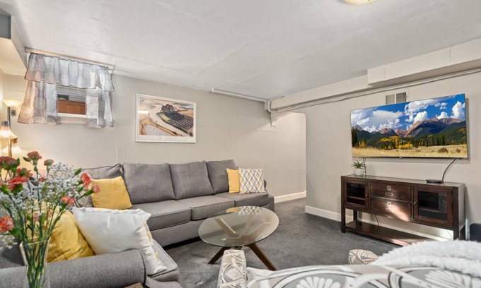 Old Town West Apartment | 93 m² Apartment ∙ 2 bedrooms ∙ 4 guests
