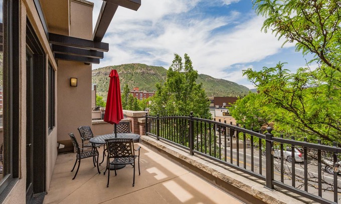Historic Downtown Durango Condo | 93 m² Condo ∙ 2 bedrooms ∙ 6 guests