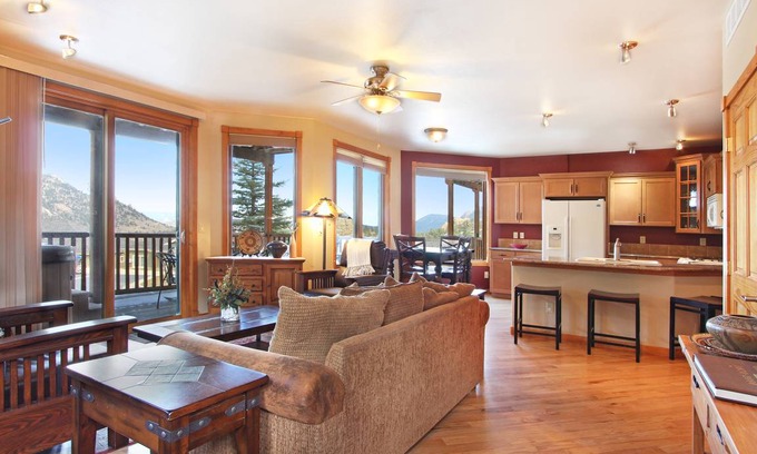 Estes Park Condo | 94 m² Condo ∙ 2 bedrooms ∙ 6 guests