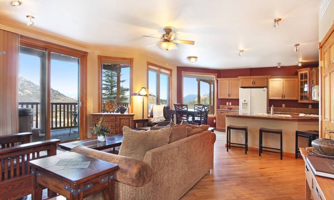 Estes Park Condo | 94 m² Condo ∙ 2 bedrooms ∙ 6 guests