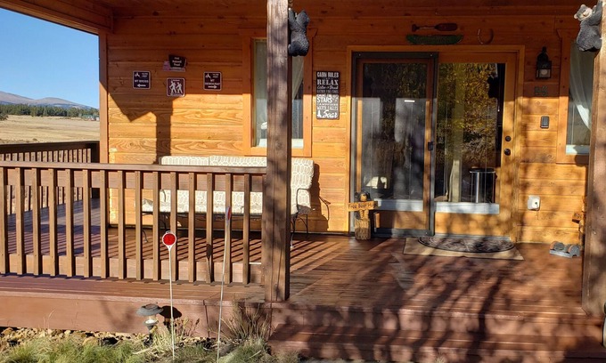 Warm Springs House | A Getaway Cabin Close to Breckenridge Ski Resort, Panoramic Views, Clean & Cozy