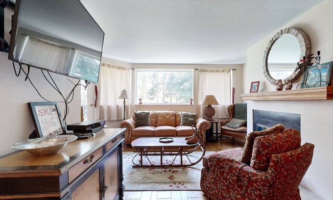 Vail Condo | Adorable Condo in w/Shared Pool, Hot Tub, WiFi, Washer/Dryer, & Free Shuttle