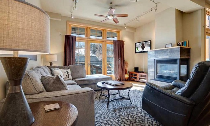 Downtown Steamboat Springs House | Alpenglow Condominiums - ALP2D