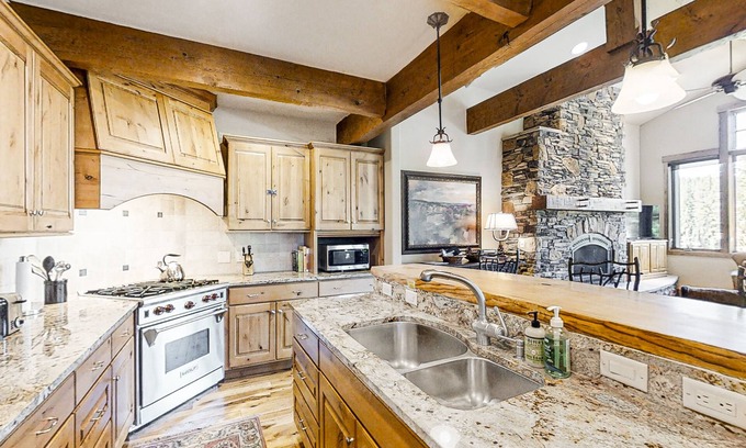Winter Park House | Amazing 5-Bedroom Home Featuring Private Hot Tub/Washer & Dryer/Free WiFi/Deck