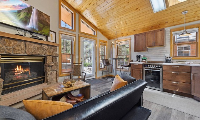 Fall River Estates Condo | Antlers Pointe 03 (HT)