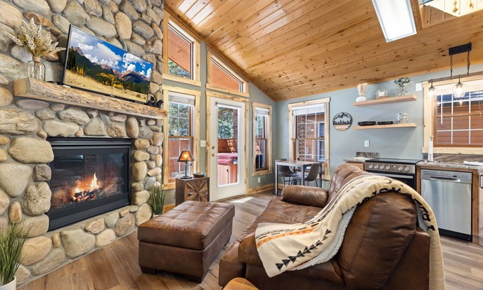 Fall River Estates Condo | Antlers Pointe 05 (HT)
