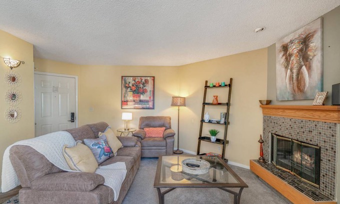 Englewood Apartment | Apartment ∙ 1 bedroom ∙ 2 guests