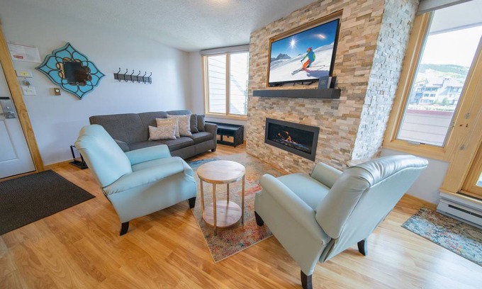 Lakeside Village Condo | Argentine 1504