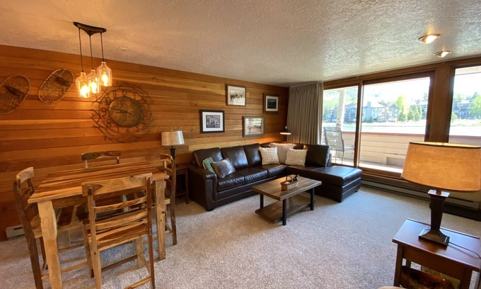 Lakeside Village Condo | Argentine 1507
