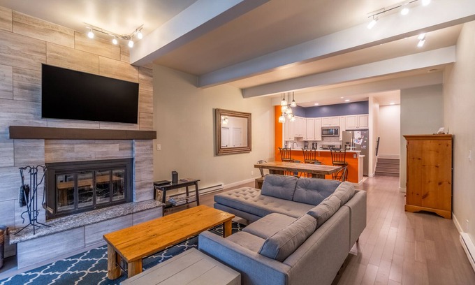 Avon Condo | BC West: Renovated, Modern 3BR Avon condo-close to BC/Vail/Free Skier Shuttle