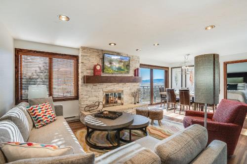Steamboat Springs Apartment | Bear Claw 209 - Ski-in Ski-out Condo!