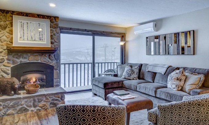 Steamboat Springs Apartment | Bear Claw 308 - Ski-in Ski-out Condo!