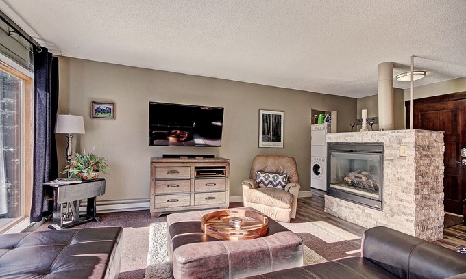 East Village at Copper Condo | Beautiful Mountain Condo 1 Minute to Lift, Hot Tub AN210