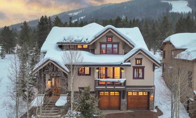 Copper Mountain House | Bee Line Escape: Ski-in/out, Golf, Private Hot Tub, Elevator, Sauna