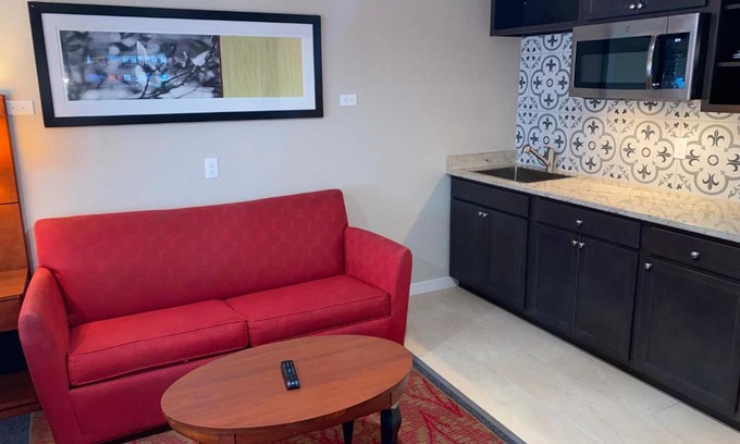 Alamosa Apartment | Bell & Main Studios 206