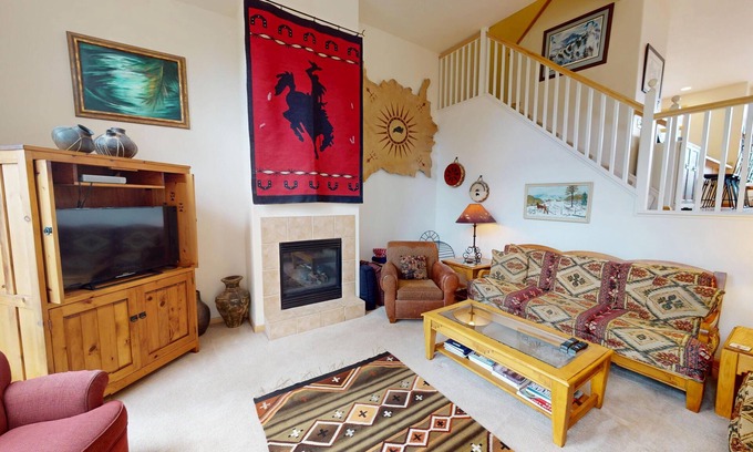 Frisco House | Big End Unit, Deck! Near Lake Trail. Walk/Drive to Dining, Shops, Events