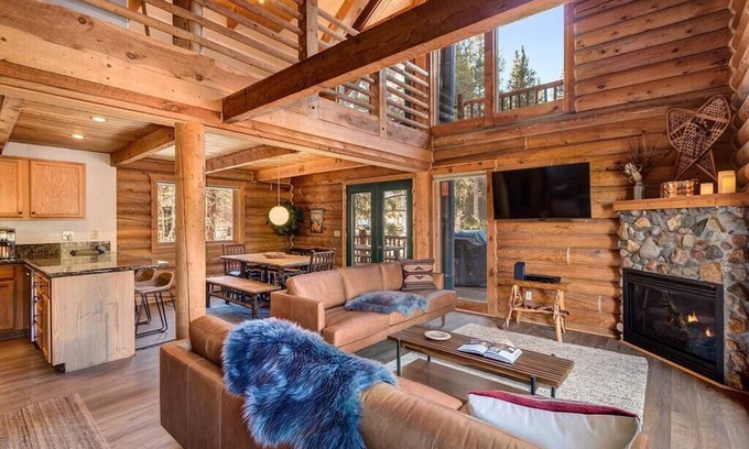 Blue River Villa | Blue River Hideaway by Boutiq