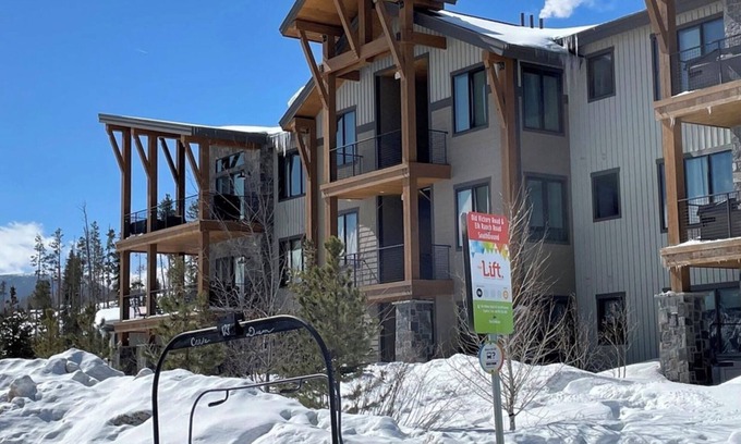 Fraser Condo | Brand New Condo Near Winter Park - Free Shuttle To Ski Resort- Private Hot Tub