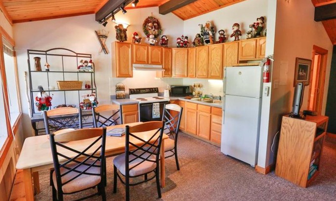 Glenwood Springs Apartment | Brettelberg Slopeside Condos E8