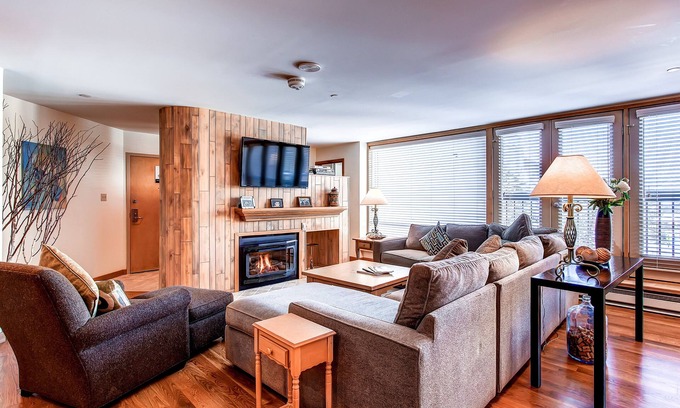 Vail House | Bright Stay with Majestic Mountain Views