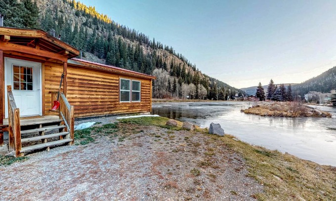 South Fork Cabin | Cabin ∙ 3 bedrooms ∙ 8 guests