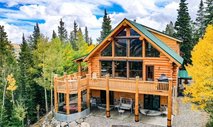 Fairplay Cabin | Cabin ∙ 5 bedrooms ∙ 10 guests