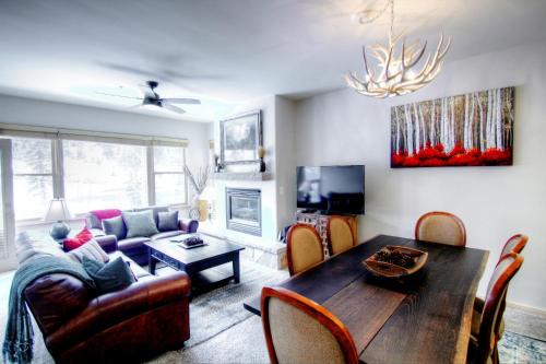 Avon House | Canyon Run Townhouse F102