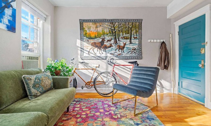 Capitol Hill Condo | Capitol Hill Den
