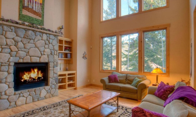Keystone House | Center of town, near lake, amazing clubhouse