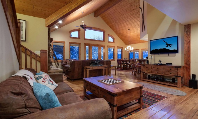 Fairway Meadows House | Chateau Belle | Luxury Mountain Retreat with Panoramic Views