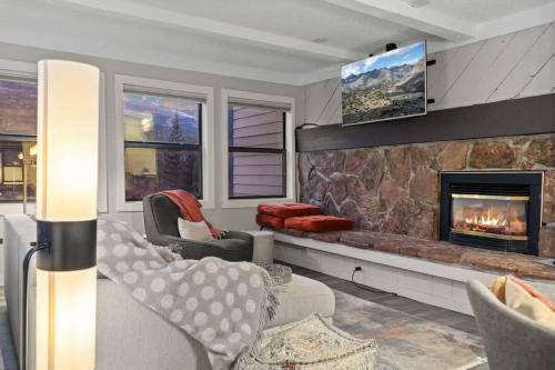 Historic District House | Chic 2BDR Downtown Condo Walk Everywhere