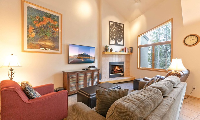 Peak 9 House | Chimney Ridge Sunflower Townhome: Walk to Lift, Private Hot Tub
