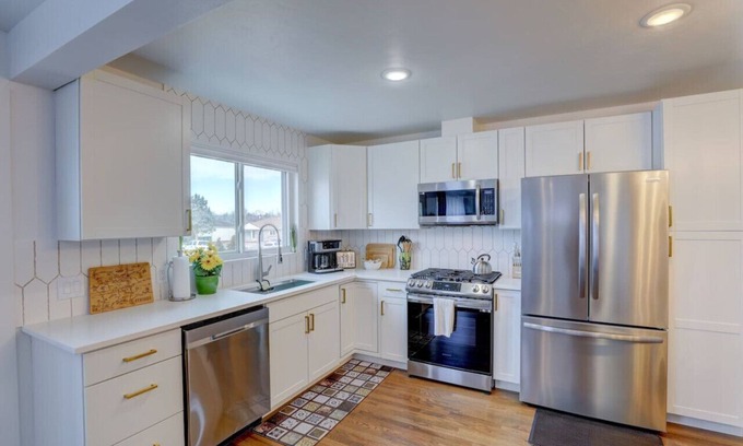 Northglenn House | Close to DT Denver | Easy Access to Mtns! | Patio