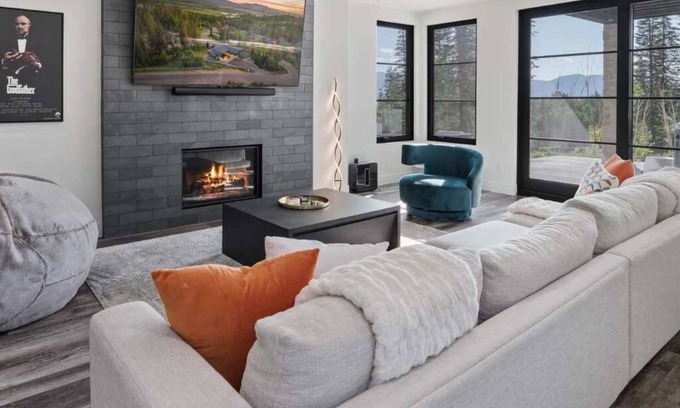 Rendezvous House | Cloud N9NE Chalet | Fireside Views & Hot Tub