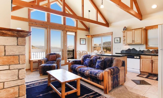 Estes Park Apartment | Comanche Peak 39 Condo
